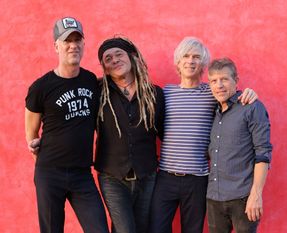 Nada Surf gehören zu jenen Bands, die sich von Anfang an immer treu geblieben sind.