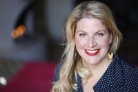 Christine Dohler freut sich, den Gästen die Symbolik und Bedeutung der Rauhnächte zu erläutern.