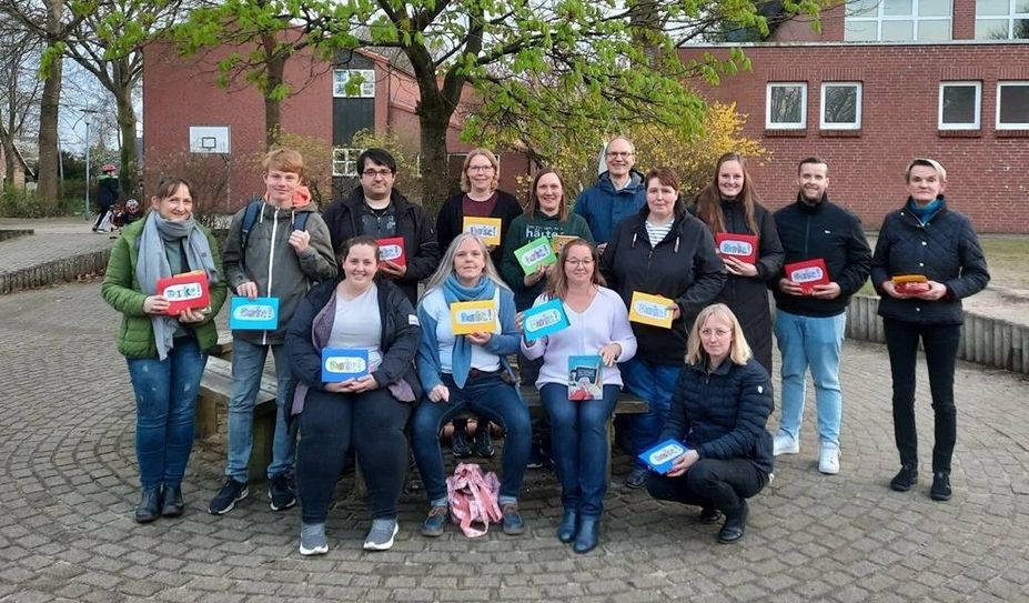 Die Vorlesegruppe für die Lesenacht bestand neben Mitarbeitenden der Schule auch aus Eltern, Ehemaligen, einer Erzieherin, einer Mitarbeiterin des MGH sowie aus der Büchereileiterin.