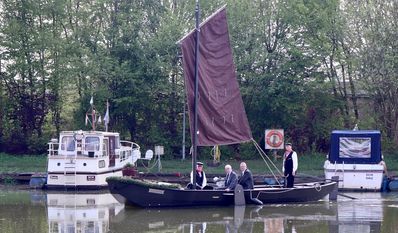 Die „Moordeern“ auf erster großer Fahrt nach ihrer Taufe.