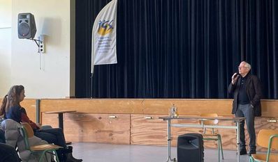 Gabor Lengyel ist 1941 in Budapest in einer modern-orthodox-jüdischen Familie geboren.