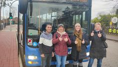 Bus mit dem Fahrer, Dörte Gedat, Linda Weinstetter-Bohlen und Andrea Hecht.