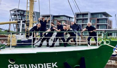 Die Darstellerinnen und Darsteller freuen sich darauf, in Hesedorf ihr schauspielerisches und spontanes Können unter Beweis zu stellen.