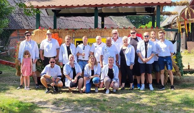 Das Erntefestkomitee Pennigbüttel freut sich auf ein schönes, harmonisches und fröhliches Erntefest mit allen Nachbarn und Freunden aus Nah und Fern.