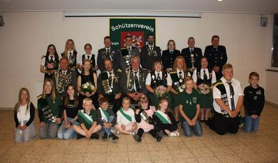Der Schützenverein Kutenholz mit ihrer amtierenden Königsfamilie feiert nächstes Wochenende ihr Schützenfest mit zwei Partys.