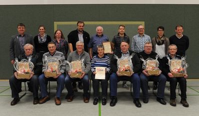 Bilder von der Jahreshauptversammlung 2017: Absolventen des Sportabzeichens und geehrte Mitglieder.