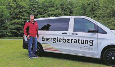 Christopher Buck ist der Energie-Experte der Zimmerei Flathmann.