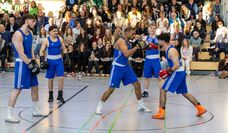 VSK-Turnerin Ida Müller (links) und die Boxsparte des TV Schwanewede (rechts).