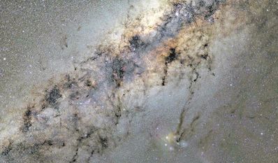 Milchstraße der Antares-Region im Skorpion, aufgenommen in Namibia.