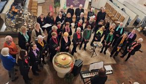 Fast 40 Musiker:innen begeisterten in der Bartholomäus Kirche in Lamstedt beim Weihnachtskonzert.