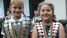Das Kinderkönigspaar Lasse Brückmann und Lilly Douglas wird noch mal ordentlich gefeiert, bevor es ihr Zepter weiterreichen muss.