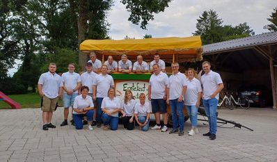 Das Erntefestkomitee mit neuen Shirts zum 95. Erntefest.