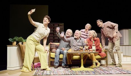 Das Ohnsorg-Theater hat den Film „Wir sind die Neuen“ für die Bühne adaptiert.