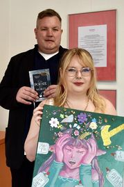 Schreiben seit ihrer Kindheit und Jugend: Michelle Klatt aus Bremervörde und Johannis Röhrs aus Zeven.