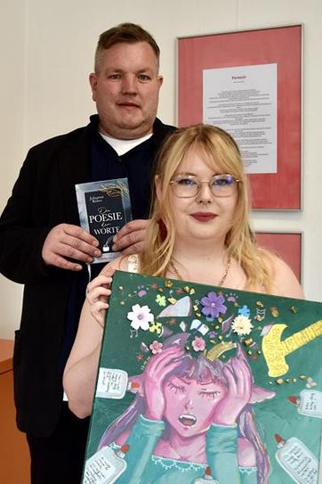Schreiben seit ihrer Kindheit und Jugend: Michelle Klatt aus Bremervörde und Johannis Röhrs aus Zeven.