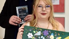Schreiben seit ihrer Kindheit und Jugend: Michelle Klatt aus Bremervörde und Johannis Röhrs aus Zeven.