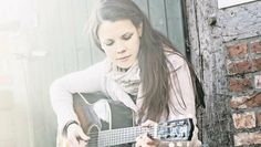 Sarah Müller versucht sich in ihrem neuen Album in der englischen Sprache.