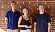 Luca Ehlers, Mia Wittich und Jonas Wiesehan stehen auf den Listen der CDU, SPD und Grünen zur Kommunalwahl. Für alle drei ist es der erste Schritt in Richtung Politik.