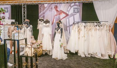 Ob Kleid, Dekorationen, Blumen oder Location - auf der Messe gibt es alles was zur perfekten Hochzeit dazugehört.