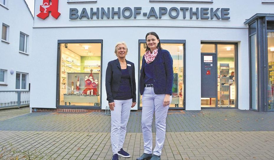 Sigrid Kölling (links) übergibt das Geschäft zum neuen Jahr an Britta Schleßelmann.