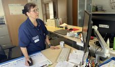 Am liebsten wäre Annegret Erdtmann viel öfter pflegend bei ihren Patientinnen und Patienten, doch in ihrem Büro in der Siemensstraße in Pennigbüttel laufen für die Pflegedienstleitung die Fäden zusammen.