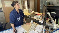 Am liebsten wäre Annegret Erdtmann viel öfter pflegend bei ihren Patientinnen und Patienten, doch in ihrem Büro in der Siemensstraße in Pennigbüttel laufen für die Pflegedienstleitung die Fäden zusammen.