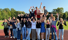 Alle Schüler:innen sind Sieger: Der Erlös des Sponsorenlaufs kommt dem Förderverein der Findorff-Realschule zugute.