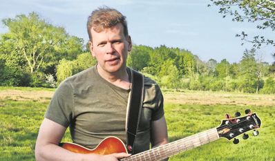 Christian Suter aus Bremervörde tritt gemeinsam mit Florian Poser und Peter Schwebs auf.