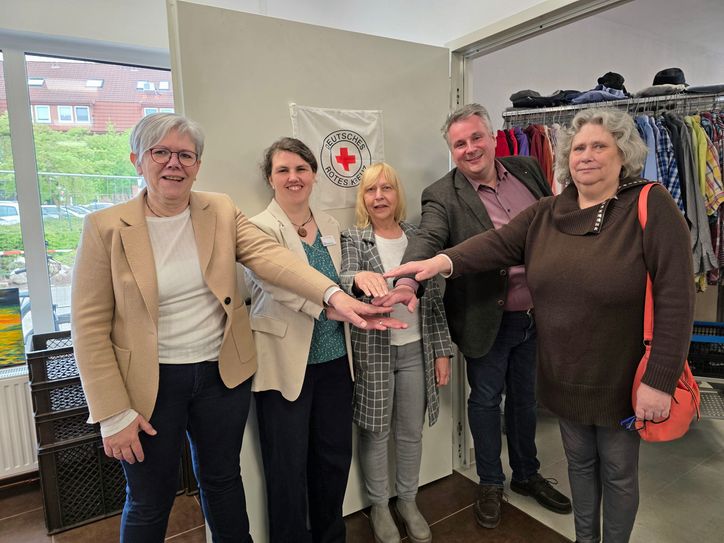 DRK-Shop und Osterholzer Tafel residieren jetzt Tür-an-Tür am Brigitte-Escherhausen-Platz.