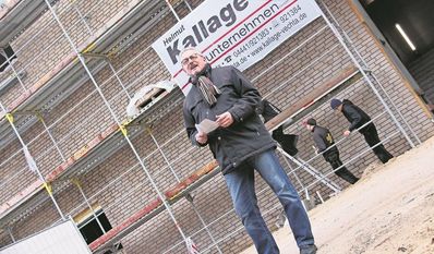 Landrat Bernd Lütjen beim Richtfest am Neubau der BBS.