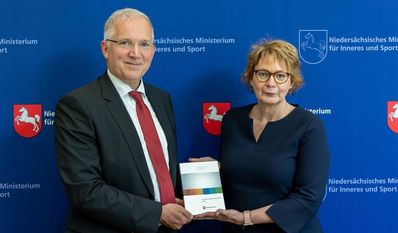 Dirk Pejril und Daniela Behrens. Foto: Niedersächsisches Innenministerium