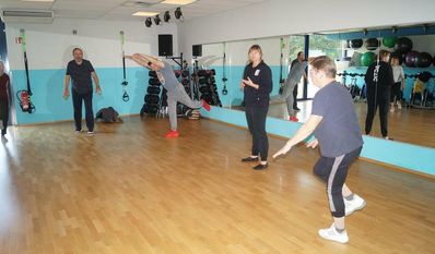 Reha-Sport-Angebote mit Manuela Seifert (2. v. re.) gibt es schon länger beim TSV, aber jetzt startet bald eine neue Gruppe mit Schwerpunkt Neurologie.