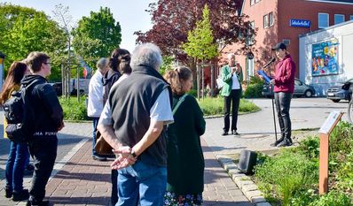 Imke-Aita Birmele erinnert daran, dass Kurt Albrecht ein Soldat war, der ermordet wurde, weil er nicht mehr Teil des Krieges sein wollte.