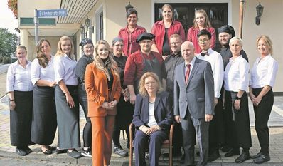 Das Team um Heiko und Katrin Daub (vorne stehend) kümmert sich mit viel Hingabe und Engagement um die Gäste.