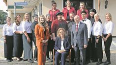 Das Team um Heiko und Katrin Daub (vorne stehend) kümmert sich mit viel Hingabe und Engagement um die Gäste.