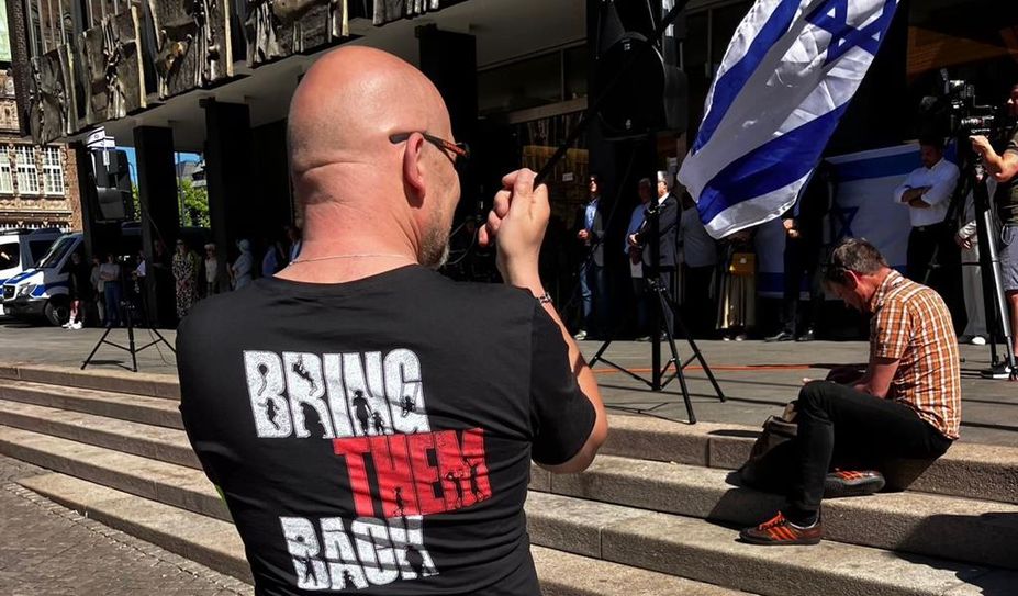 Das Junge Forum hat mit der DIG am 14. Mai, an Israels 76. Geburtstag, zur Kundgebung am Bremer Rathausplatz aufgerufen.