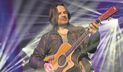 Ray Wilson gilt als großer Entertainer mit ausdrucksstarker Bühnenpräsenz.