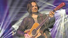 Ray Wilson gilt als großer Entertainer mit ausdrucksstarker Bühnenpräsenz.