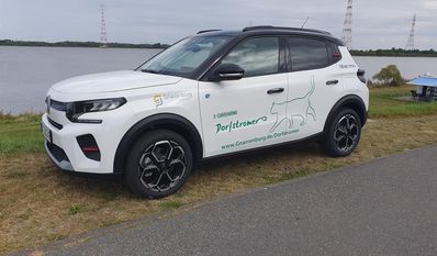 Über eine digitale Plattform kann der Wagen unkompliziert reserviert und zu festen Konditionen genutzt werden.