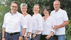 Das Corona-Ensemble singt unter anderem Hits von ABBA, Coldplay, Adel Tawil, Matt Redmann und Gloria Gaynor.