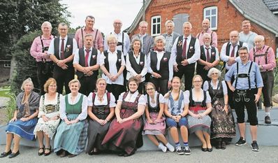 Hollen (eb). Die Hechthausener Oste-Musikanten laden zur Mühlen Gaudi in den Waller Gasthof - Hollener Mühle ein. Einlass ist um 10 Uhr und los geht es um 11 Uhr. Bei einem bunten Mix aus moderner und traditioneller Blasmusik soll ordentlich gefeiert werden. Dazu befindet sich auf dem Festsaal wieder eine große Auswahl bayrischer Spezialitäten, wie Leberkäse, Weißwurst und Brezeln. Natürlich darf auch die Hollner Festbier Maß nicht fehlen. Tickets gibt es online unter wallers-gasthof.com oder vor Ort.
