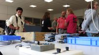 Kabel, Netzwerktechnik, Merchandise: Viele Produkte laufen im Martinshof zusammen.