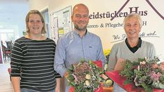 Kerstin Spiering (rechts) ist dankbar für die Zeit und freut sich für Mark und Tina Noetzelmann.