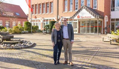 Die langjährige Mitarbeiterin Rita Schmidt möchte sich von ihrer Kundschaft am 29. November verabschieden. Foto: Sparkasse Rotenburg Osterholz