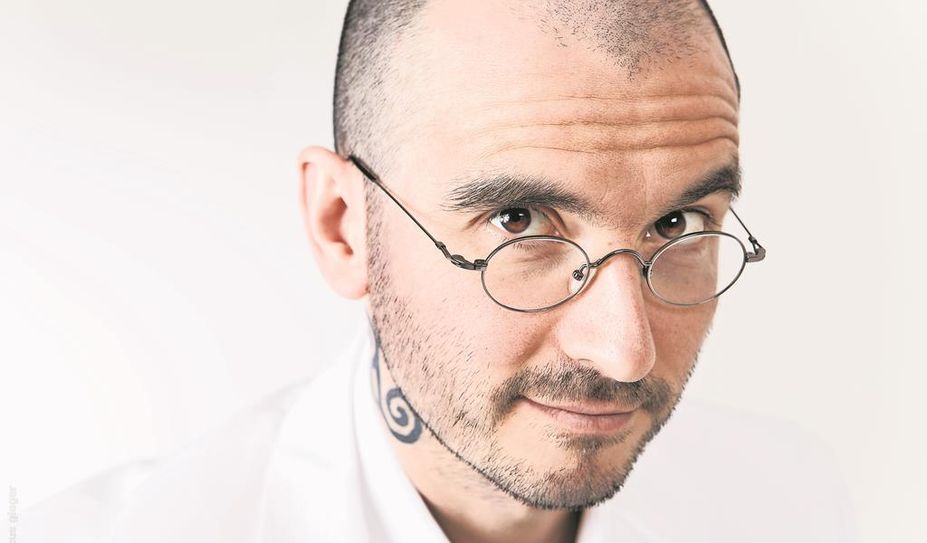 Dr. Mark Benecke zählt zu den bekanntesten und erfolgreichsten Kriminalbiologen der Welt.