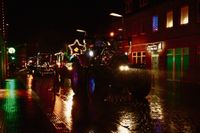 Bremervörde/Gnarrenbrug (red). Die traditionellen Lichterfahrten in Bremervörde und Garrenburg haben auch in diesem Jahr wieder zahlreiche Augen von Groß und Klein zum Leuchten und Staunen gebracht. Viele weitere Eindrücke finden Sie online unter anzeiger-verlag.de/