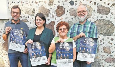 Der Vorstand des Fördervereins präsentiert das multimediale Konzert.