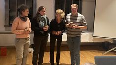 GEW-Vorsitzende Sabine Stahmann-Wruck bedankt sich bei den Referierenden