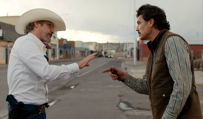 Joaquin Phoenix und Pedro Pascal geraten in der Kleinstadt Eddington aneinander.