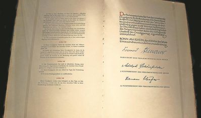 Eine Reproduktion des Grundgesetzes von 1949 im Theodor-Heuss-Museum.